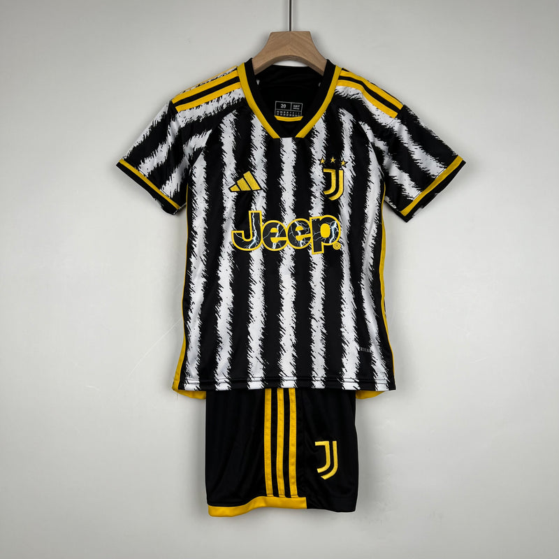 23/24 Conjunto Infantil Juventus - Primeiro Uniforme