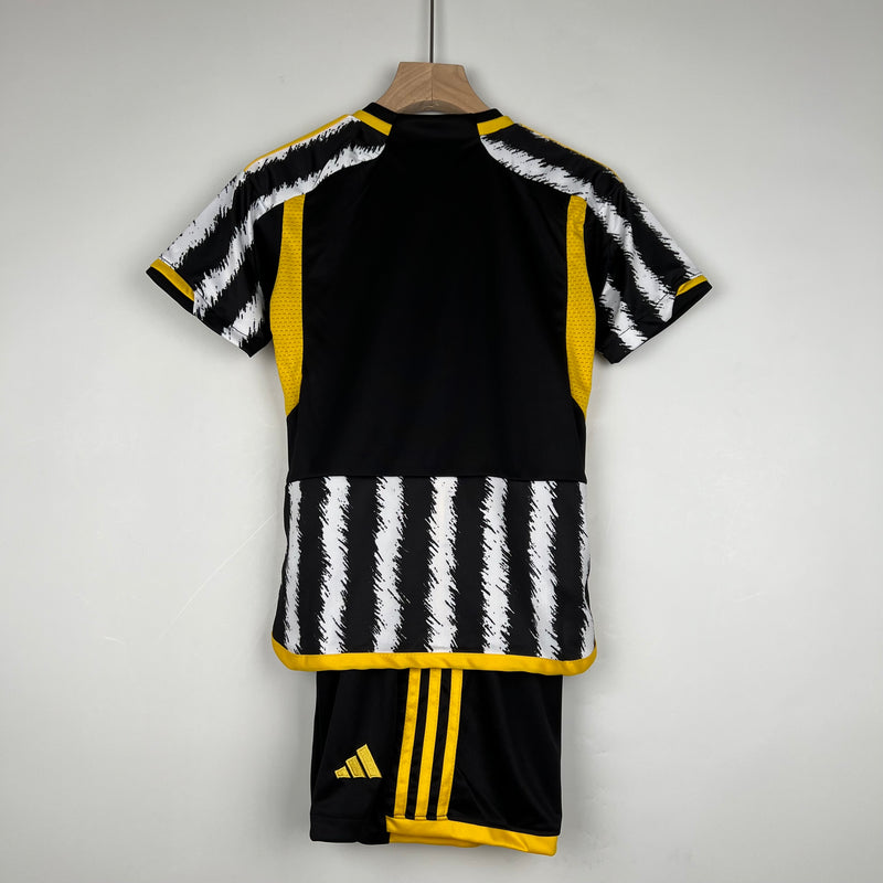 23/24 Conjunto Infantil Juventus - Primeiro Uniforme