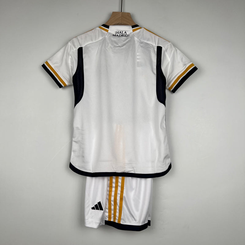 23/24 Conjunto Infantil Real Madrid - Primeiro Uniforme