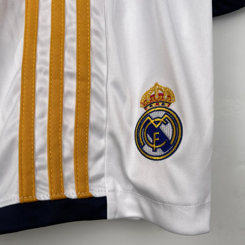 23/24 Conjunto Infantil Real Madrid - Primeiro Uniforme