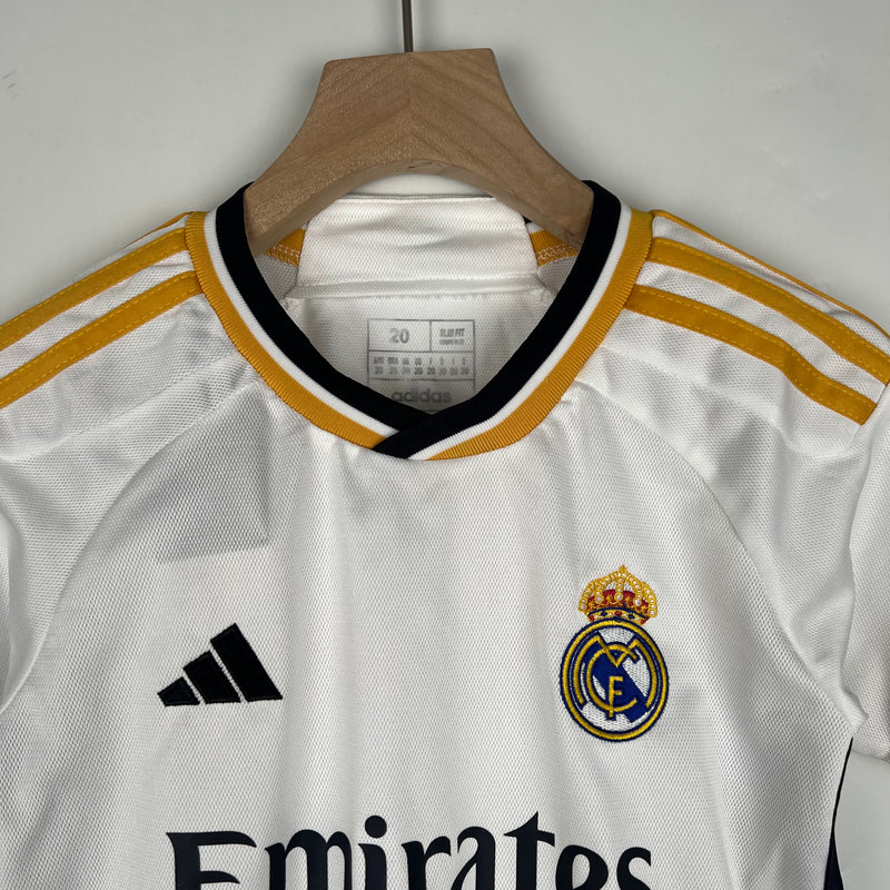 23/24 Conjunto Infantil Real Madrid - Primeiro Uniforme