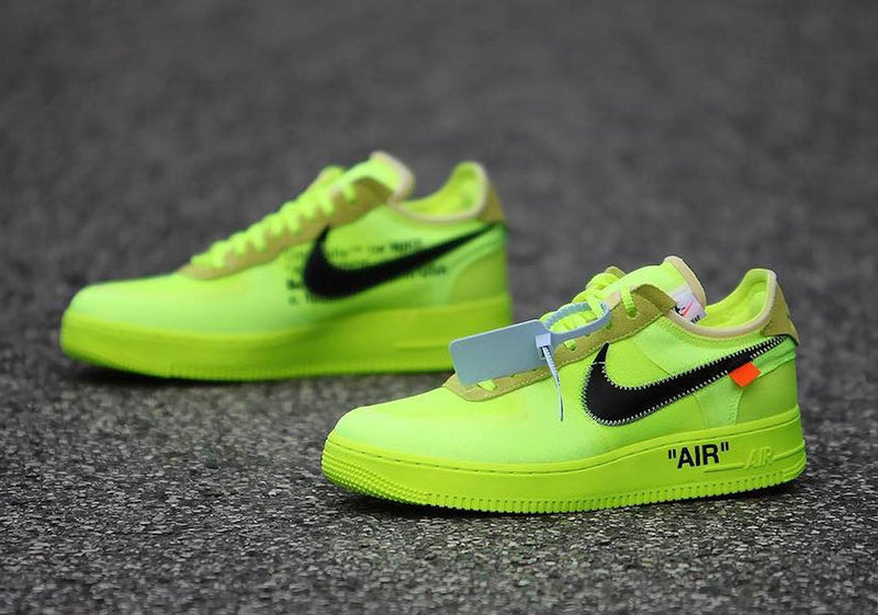 Tênis Feminino da Nike - Air Force 1"Volt" 2.0