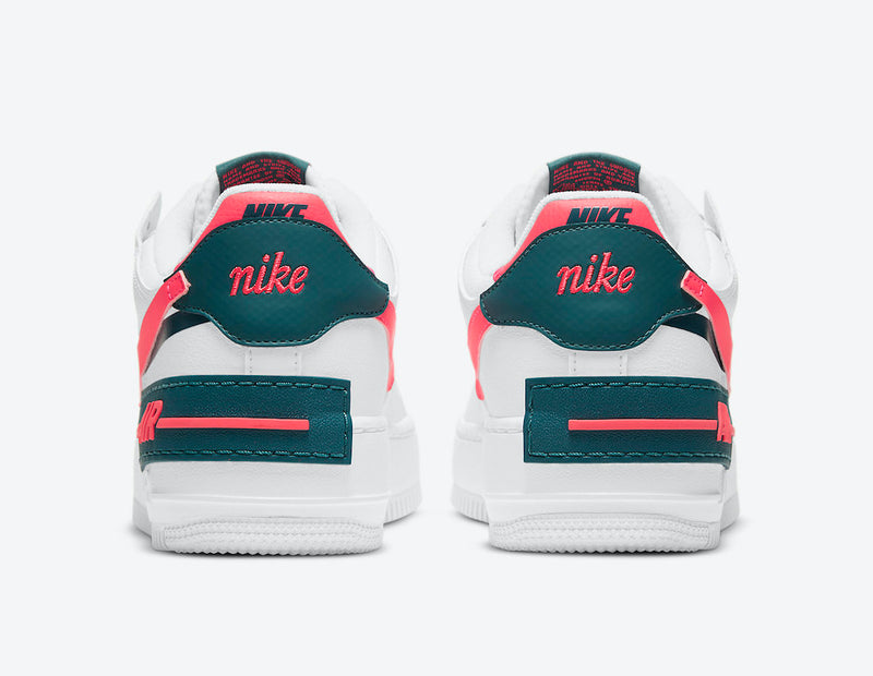 Tênis Feminino da Nike - Air Force 1 Shadow “Solar Red”