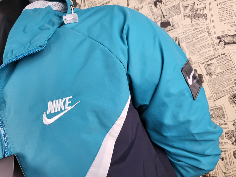 CORTA VENTO nike azul