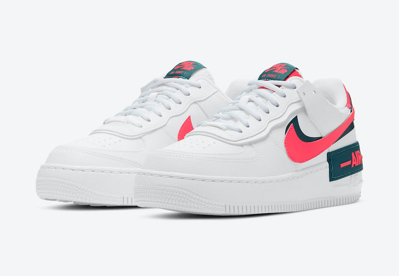 Tênis Feminino da Nike - Air Force 1 Shadow “Solar Red”