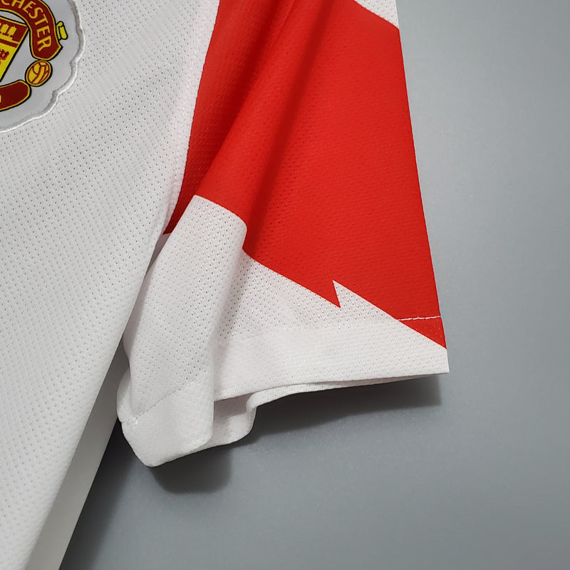 Camisa Retrô Manchester United na versão da Liga dos Campeões 10/11