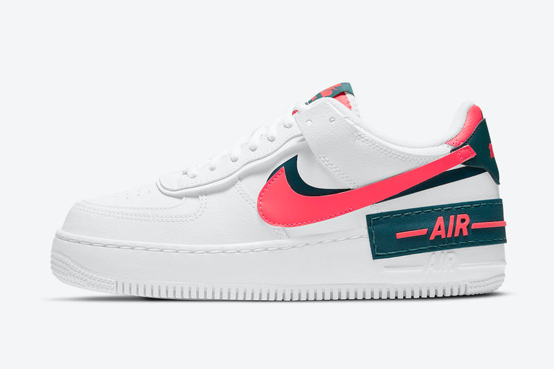 Tênis Feminino da Nike - Air Force 1 Shadow “Solar Red”