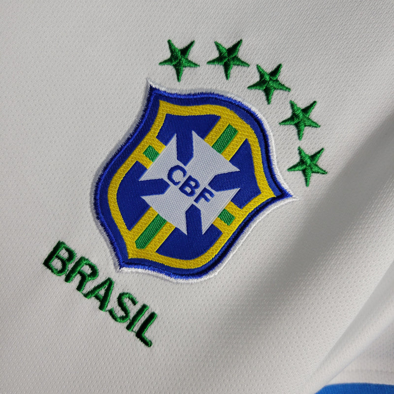 19/20 Brasil feminino - Branca com a gola azul