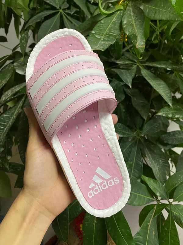 Chinelo Feminino da Adidas - Adilette Boost Slides